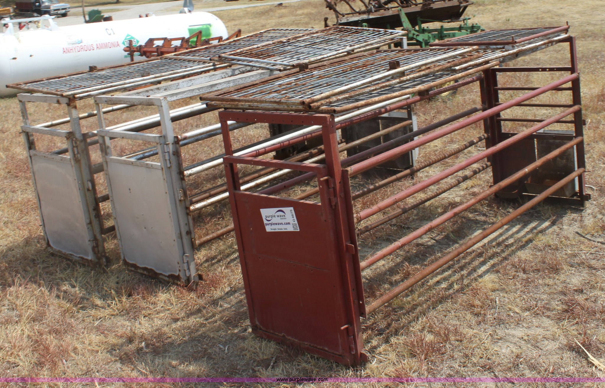 (3) hog pens in Geuda Springs, KS Item G4675 sold Purple Wave