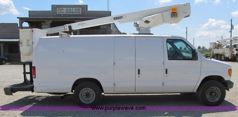 image for item B2830 2007 Ford E350 cargo van with bucket attachment