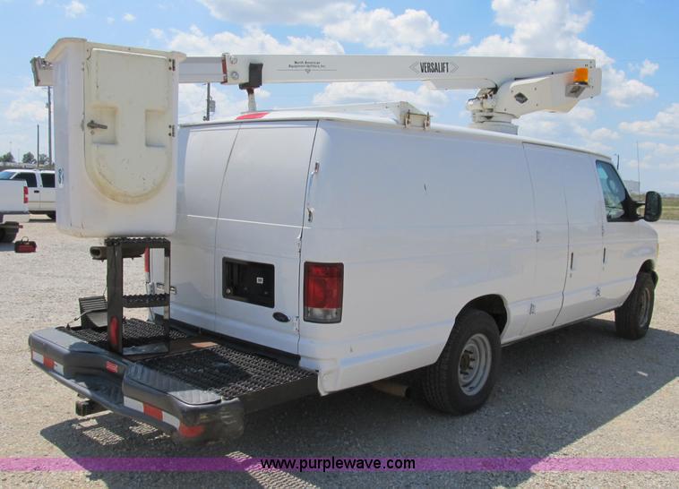 image for item B2830 2007 Ford E350 cargo van with bucket attachment