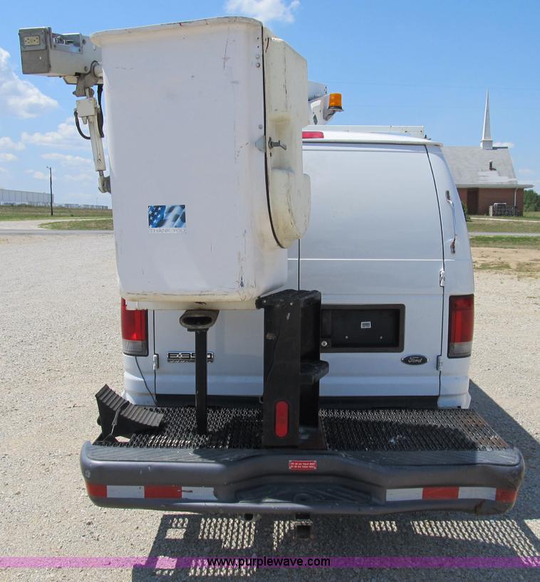 image for item B2830 2007 Ford E350 cargo van with bucket attachment