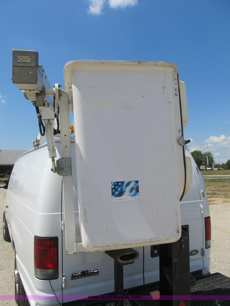 image for item B2830 2007 Ford E350 cargo van with bucket attachment