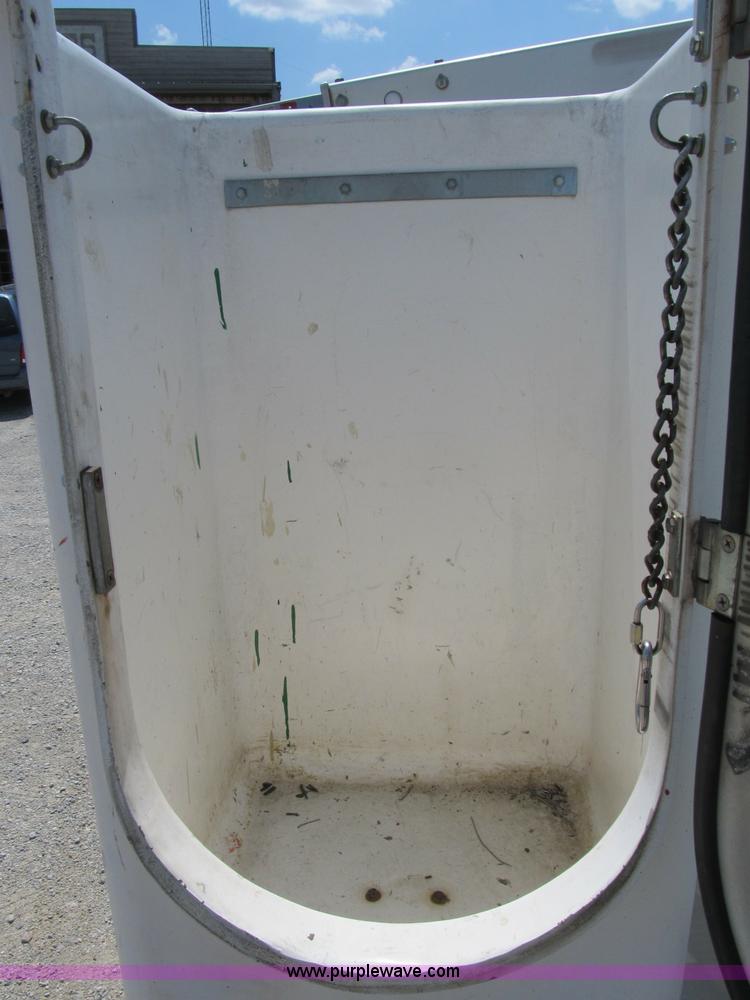 image for item B2830 2007 Ford E350 cargo van with bucket attachment