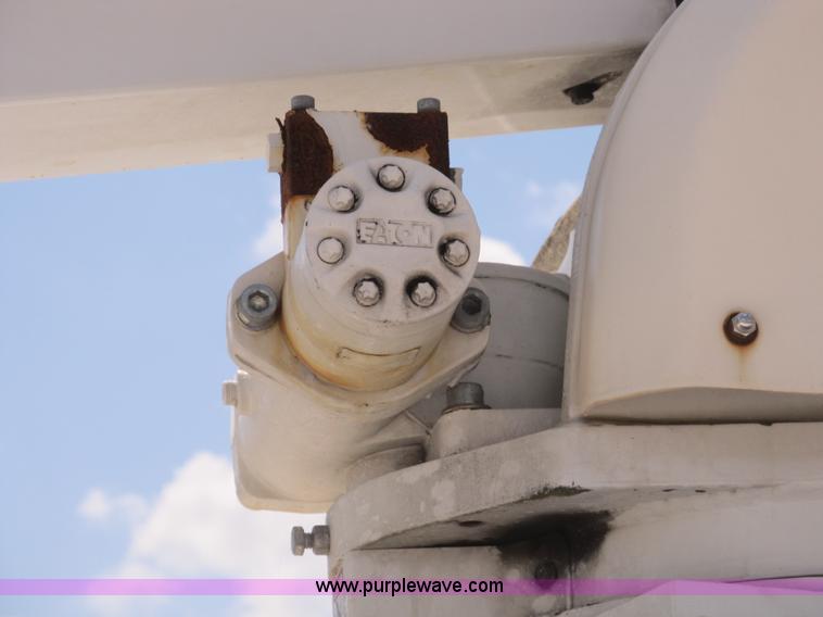 image for item B2830 2007 Ford E350 cargo van with bucket attachment