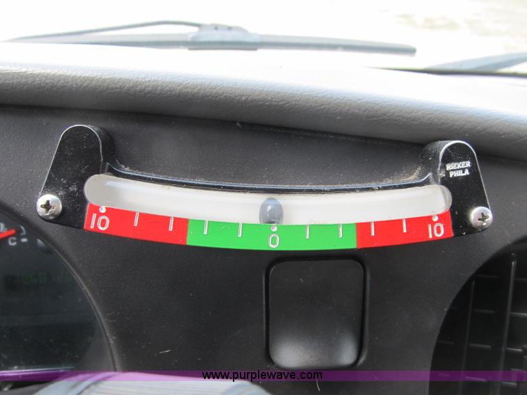 image for item B2830 2007 Ford E350 cargo van with bucket attachment