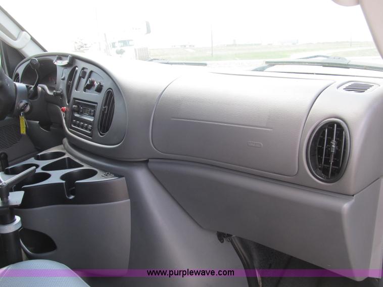 image for item B2830 2007 Ford E350 cargo van with bucket attachment