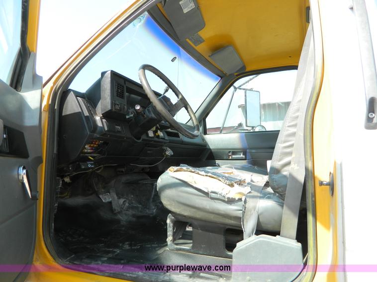 image for item B3834 1994 GMC TopKick service truck