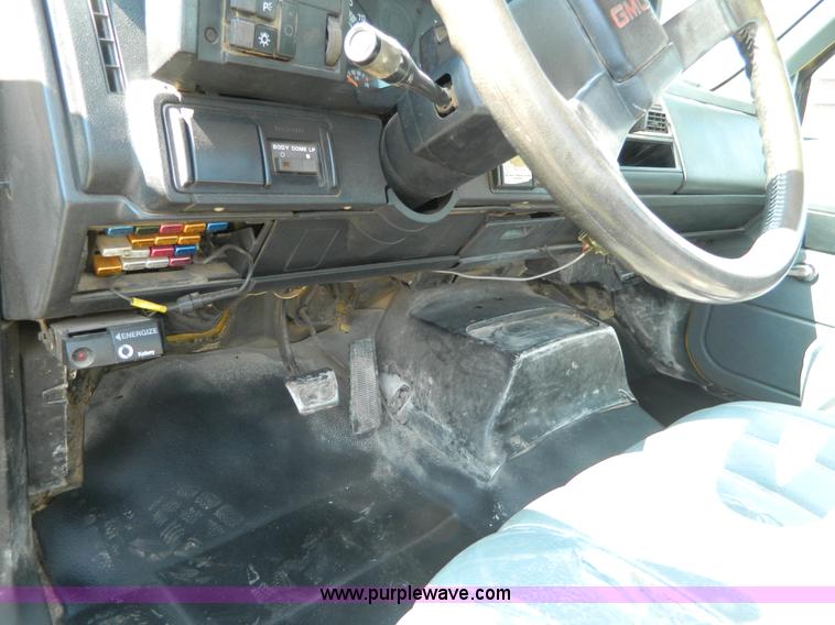 image for item B3834 1994 GMC TopKick service truck