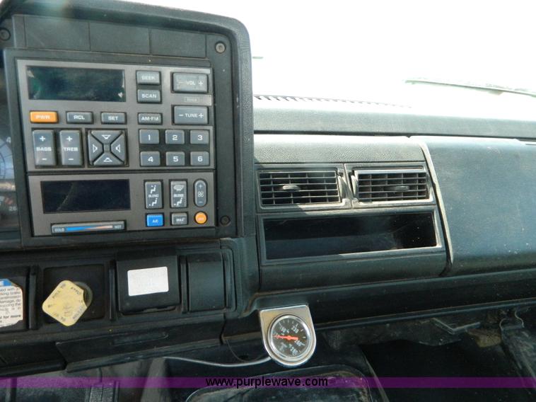 image for item B3834 1994 GMC TopKick service truck