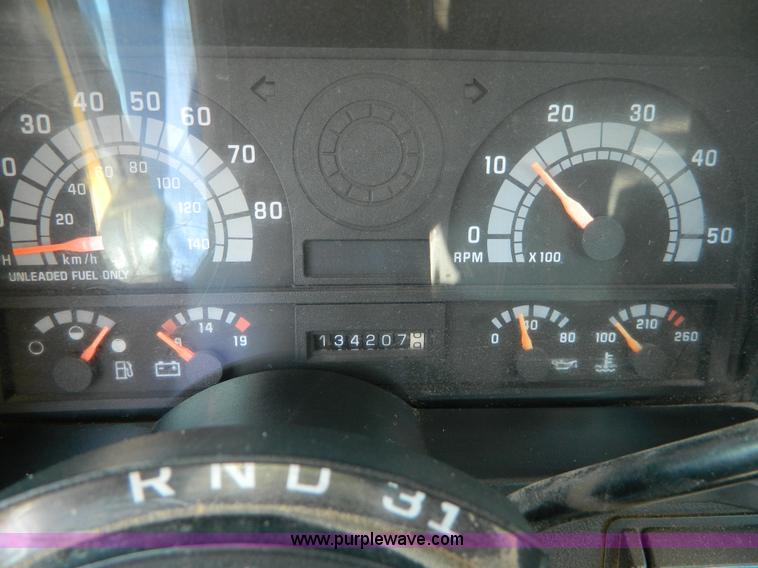 image for item B3834 1994 GMC TopKick service truck