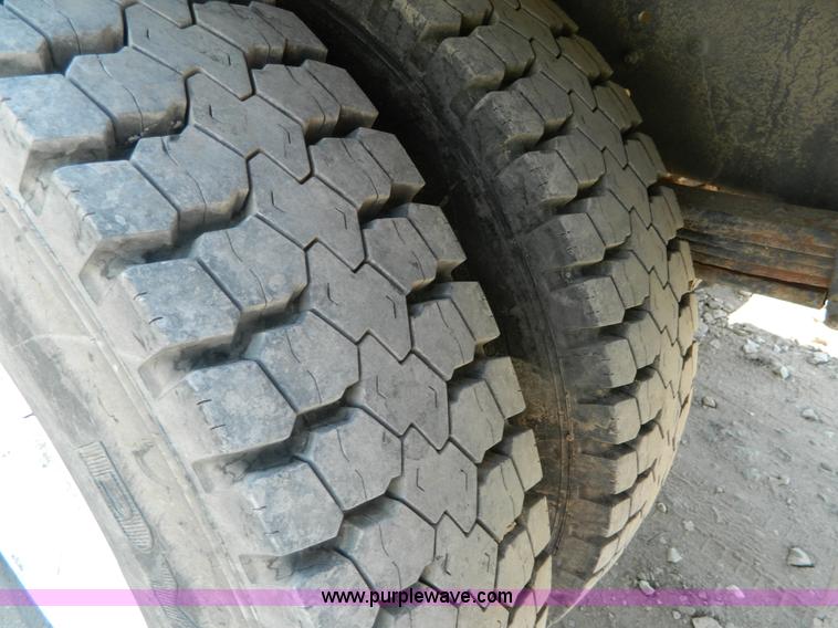 image for item B3834 1994 GMC TopKick service truck