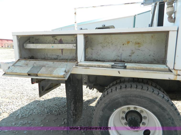 image for item B3834 1994 GMC TopKick service truck