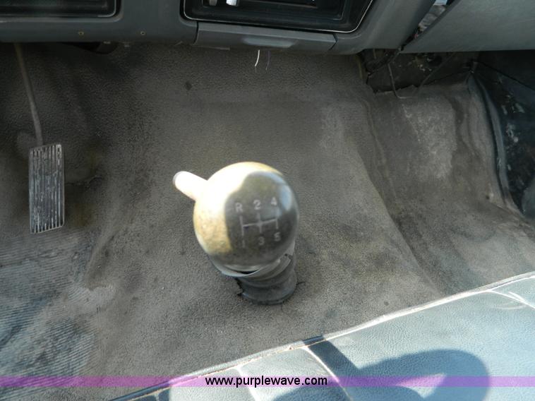 image for item B3835 1987 Ford F600 service truck