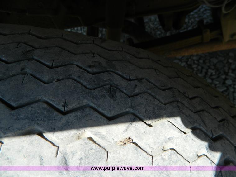 image for item B3835 1987 Ford F600 service truck