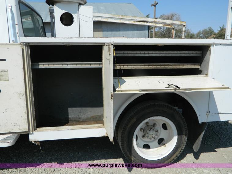 image for item B3835 1987 Ford F600 service truck