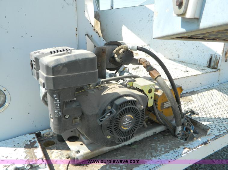 image for item B3835 1987 Ford F600 service truck