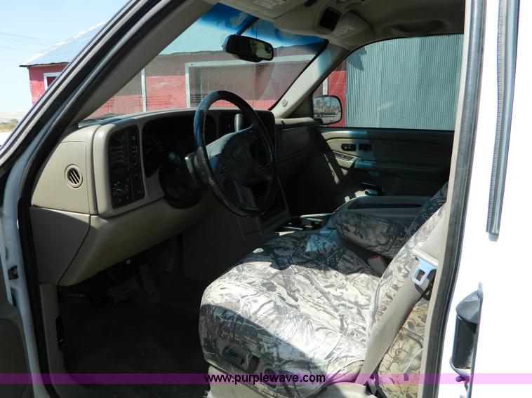 image for item B3836 2003 GMC Sierra 1500 Z71 extended cab pickup truck