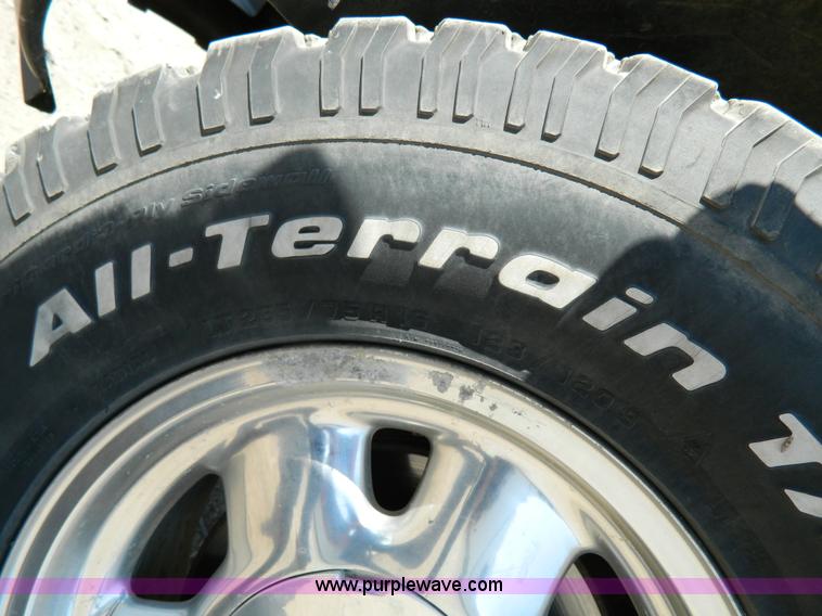 image for item B3836 2003 GMC Sierra 1500 Z71 extended cab pickup truck