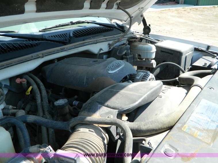 image for item B3836 2003 GMC Sierra 1500 Z71 extended cab pickup truck