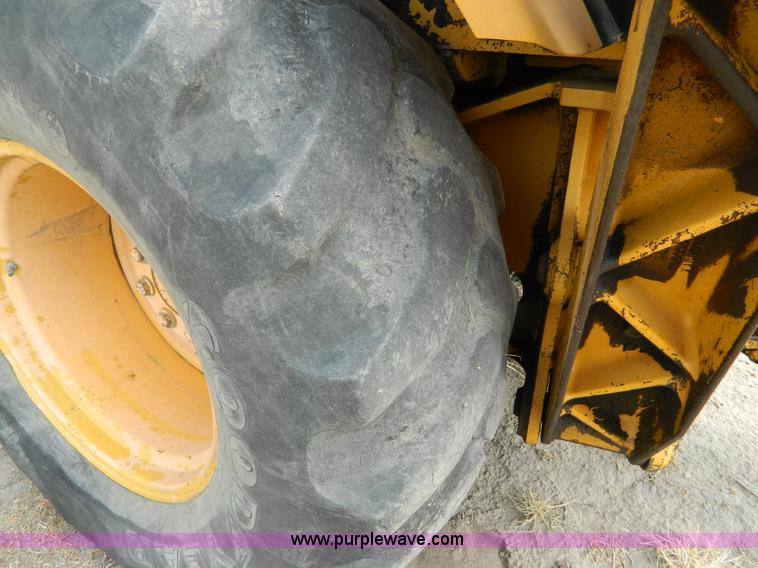 image for item B3841 1993 John Deere 310D backhoe