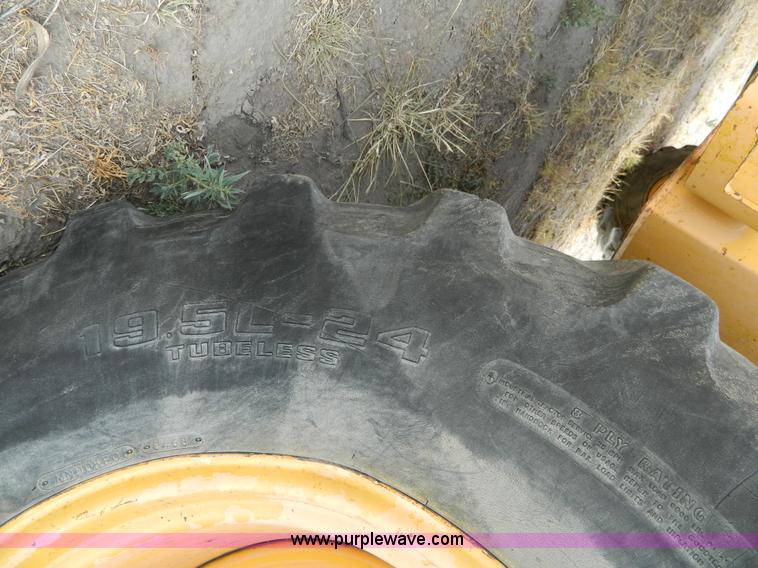 image for item B3841 1993 John Deere 310D backhoe