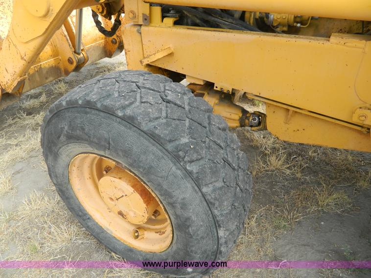 image for item B3841 1993 John Deere 310D backhoe