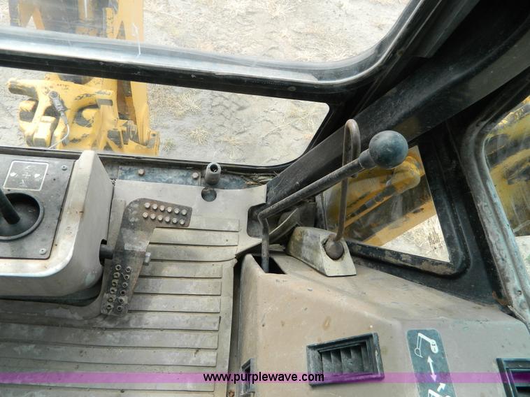 image for item B3841 1993 John Deere 310D backhoe