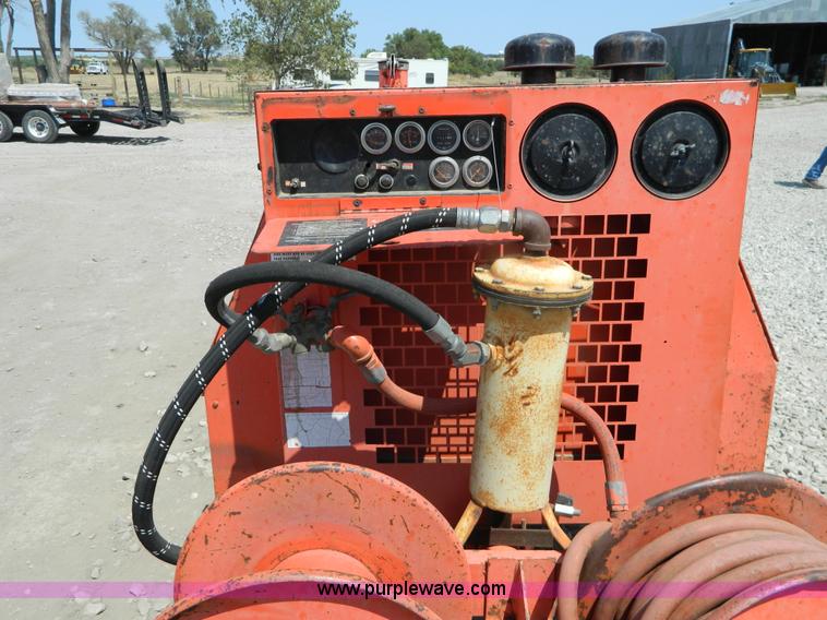 image for item B3844 1994 Sullivan D175Q air compressor