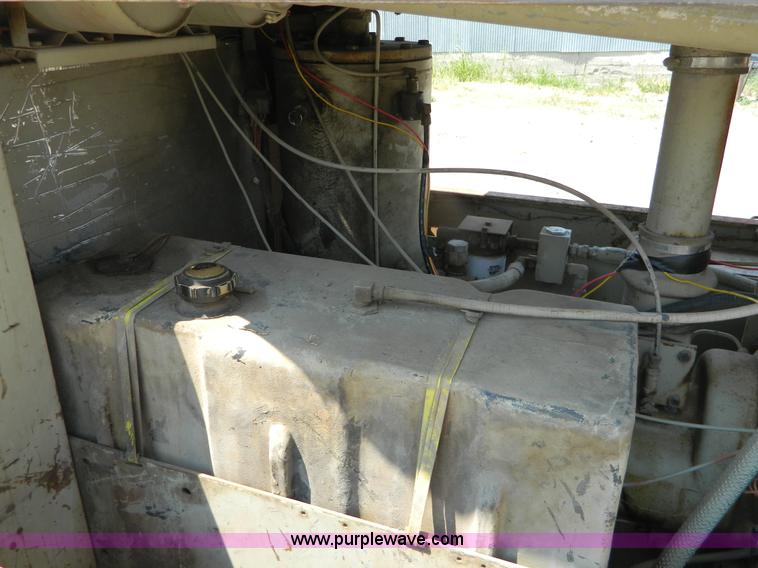 image for item B3844 1994 Sullivan D175Q air compressor