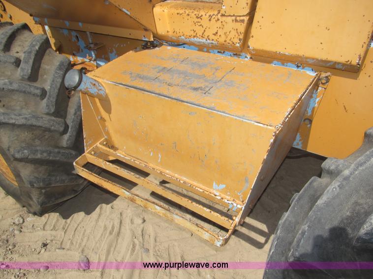 image for item B5204 1991 Case trencher