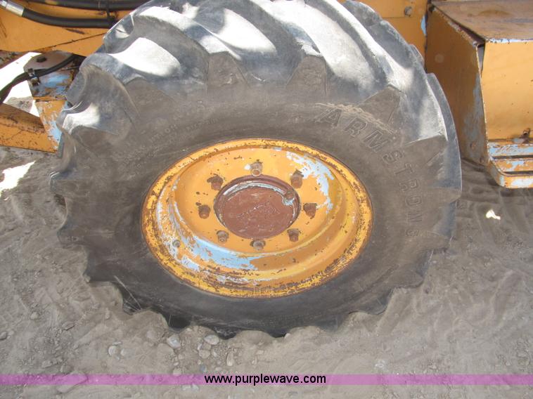 image for item B5204 1991 Case trencher