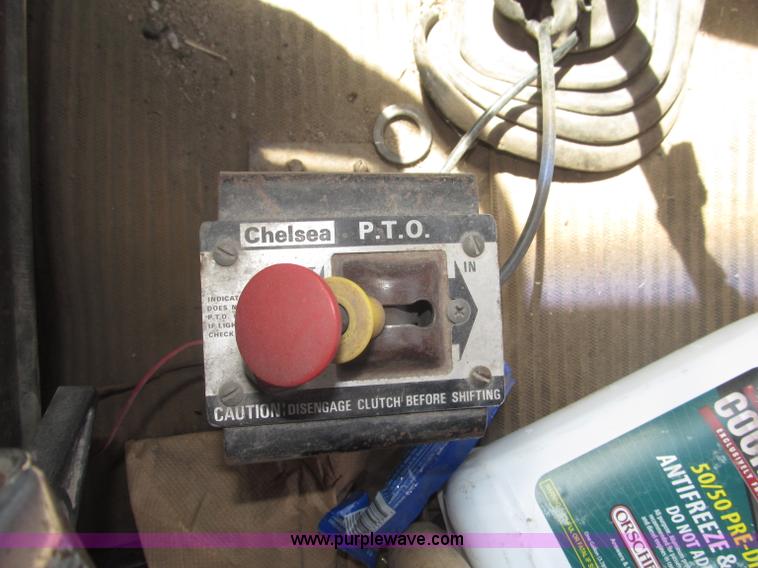 image for item B5205 1987 Ford L9000 semi truck cab and chassis