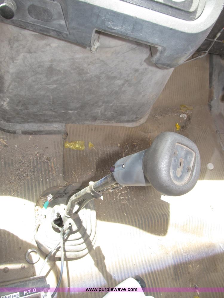 image for item B5205 1987 Ford L9000 semi truck cab and chassis