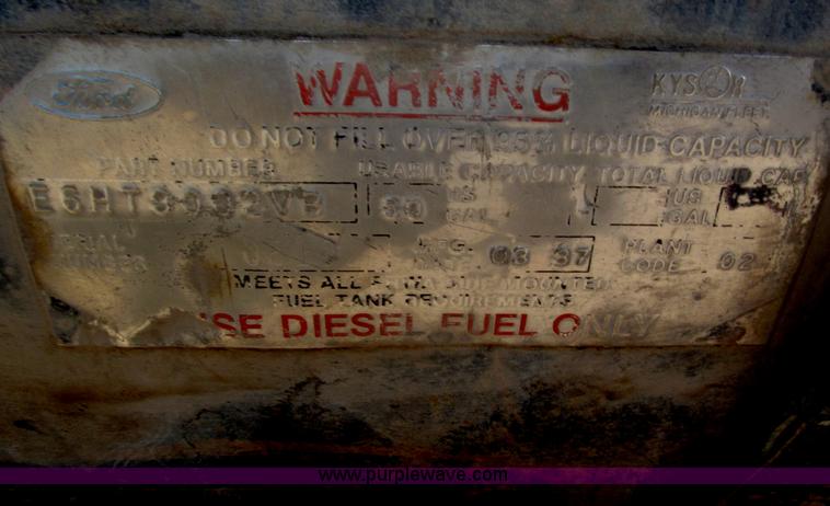 image for item B5205 1987 Ford L9000 semi truck cab and chassis