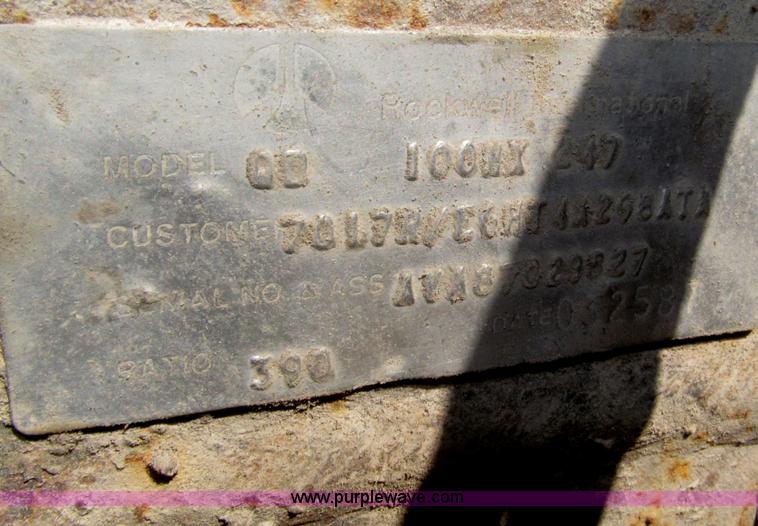 image for item B5205 1987 Ford L9000 semi truck cab and chassis