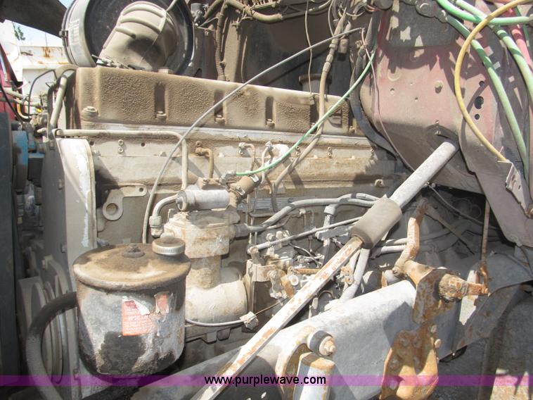 image for item B5205 1987 Ford L9000 semi truck cab and chassis