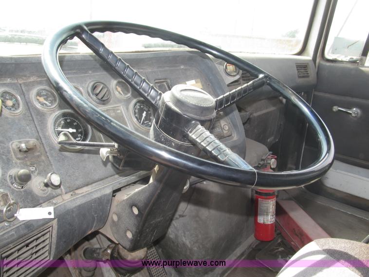 image for item B5206 1989 Ford L9000 tandem axle dump truck