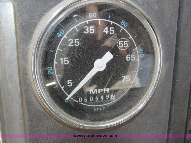 image for item B5206 1989 Ford L9000 tandem axle dump truck