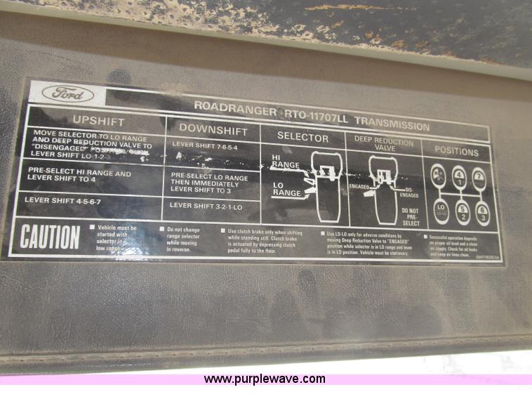 image for item B5206 1989 Ford L9000 tandem axle dump truck