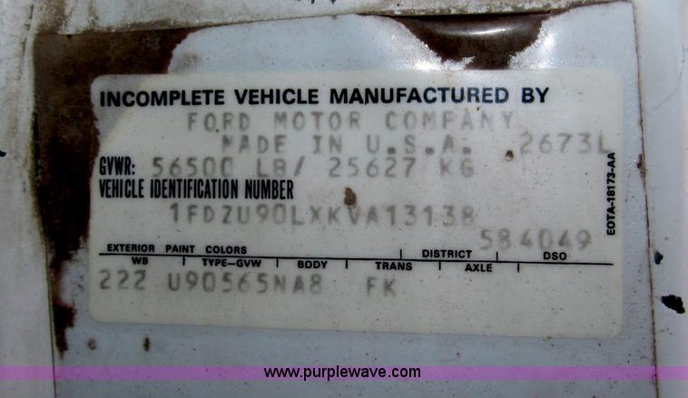 image for item B5206 1989 Ford L9000 tandem axle dump truck