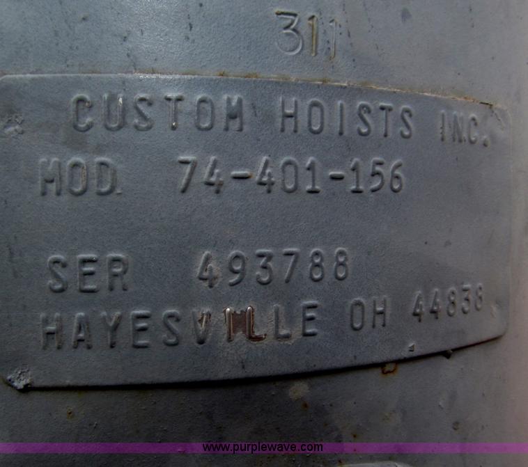 image for item B5206 1989 Ford L9000 tandem axle dump truck