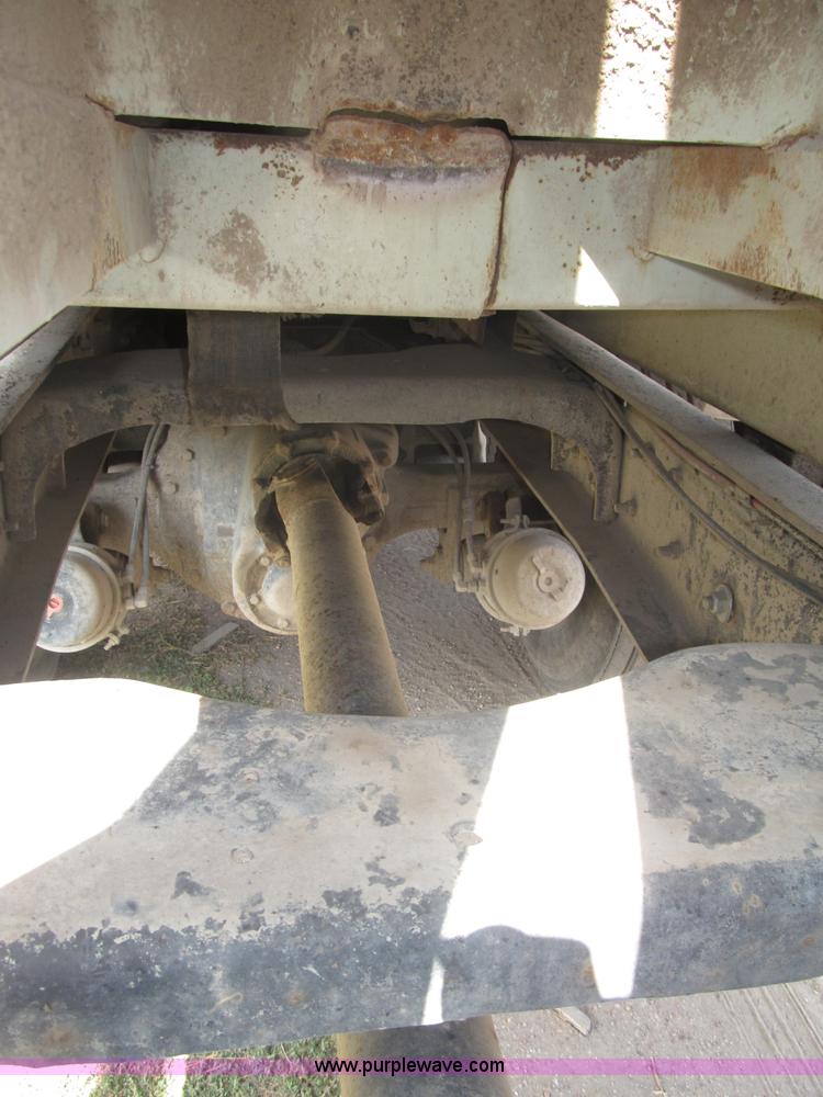 image for item B5206 1989 Ford L9000 tandem axle dump truck