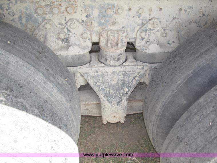 image for item B5206 1989 Ford L9000 tandem axle dump truck