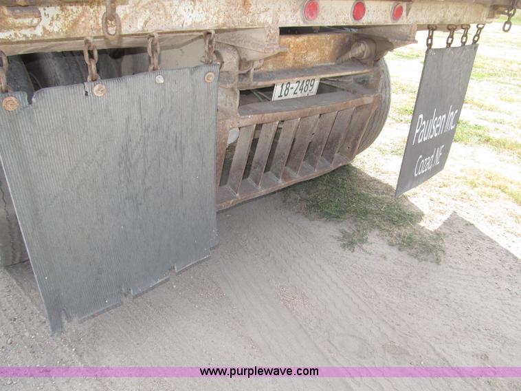 image for item B5206 1989 Ford L9000 tandem axle dump truck