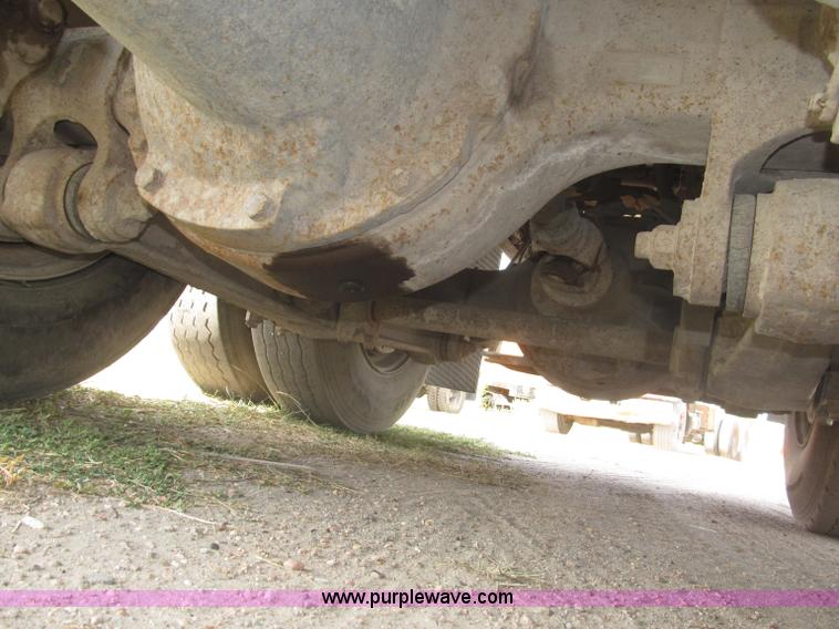 image for item B5206 1989 Ford L9000 tandem axle dump truck