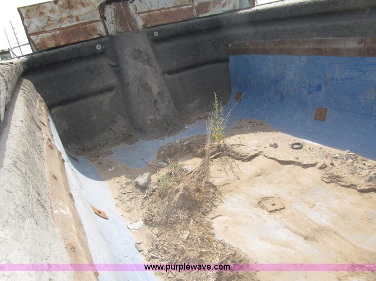 image for item B5206 1989 Ford L9000 tandem axle dump truck