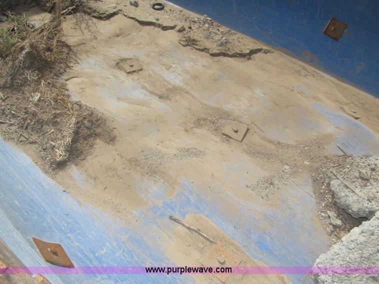 image for item B5206 1989 Ford L9000 tandem axle dump truck