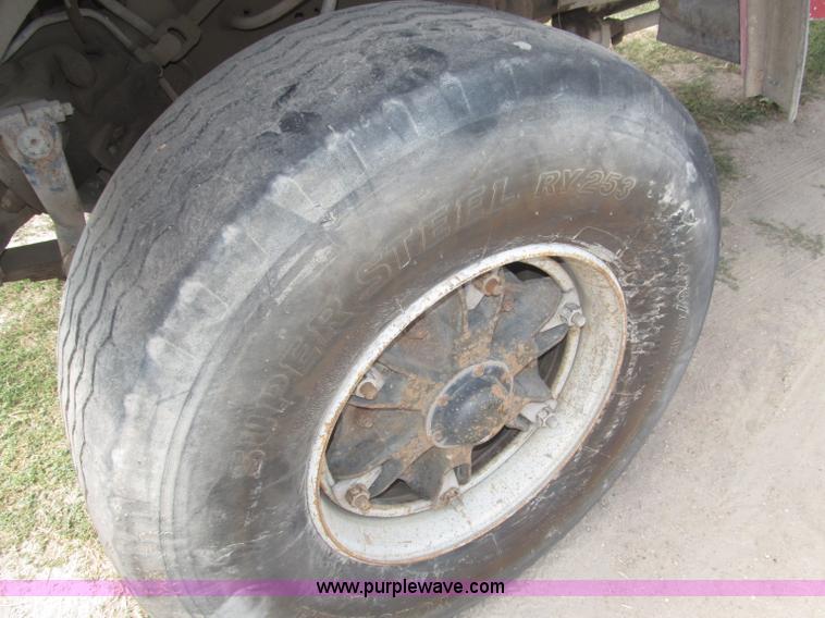 image for item B5206 1989 Ford L9000 tandem axle dump truck