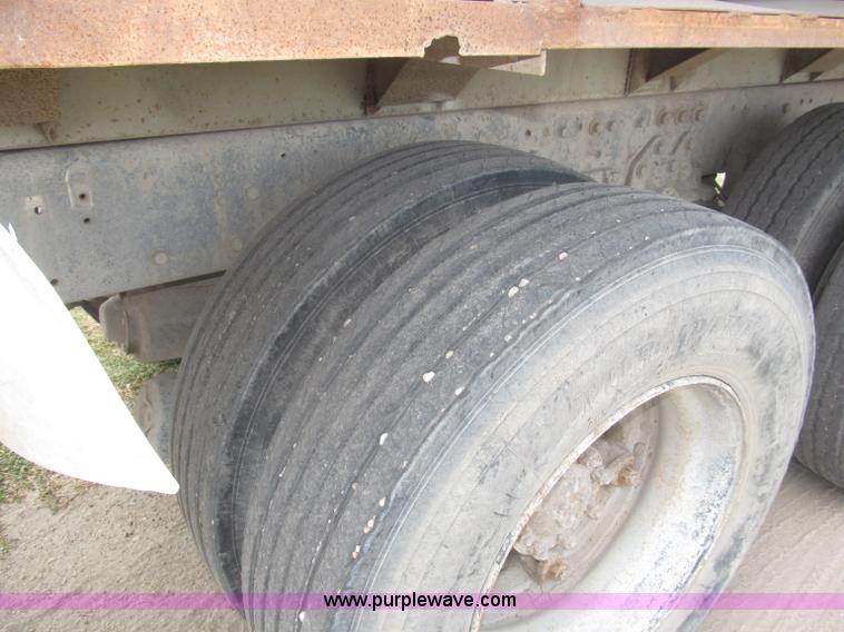 image for item B5206 1989 Ford L9000 tandem axle dump truck