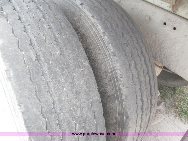 image for item B5206 1989 Ford L9000 tandem axle dump truck