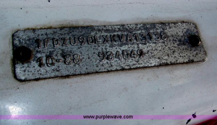 image for item B5206 1989 Ford L9000 tandem axle dump truck